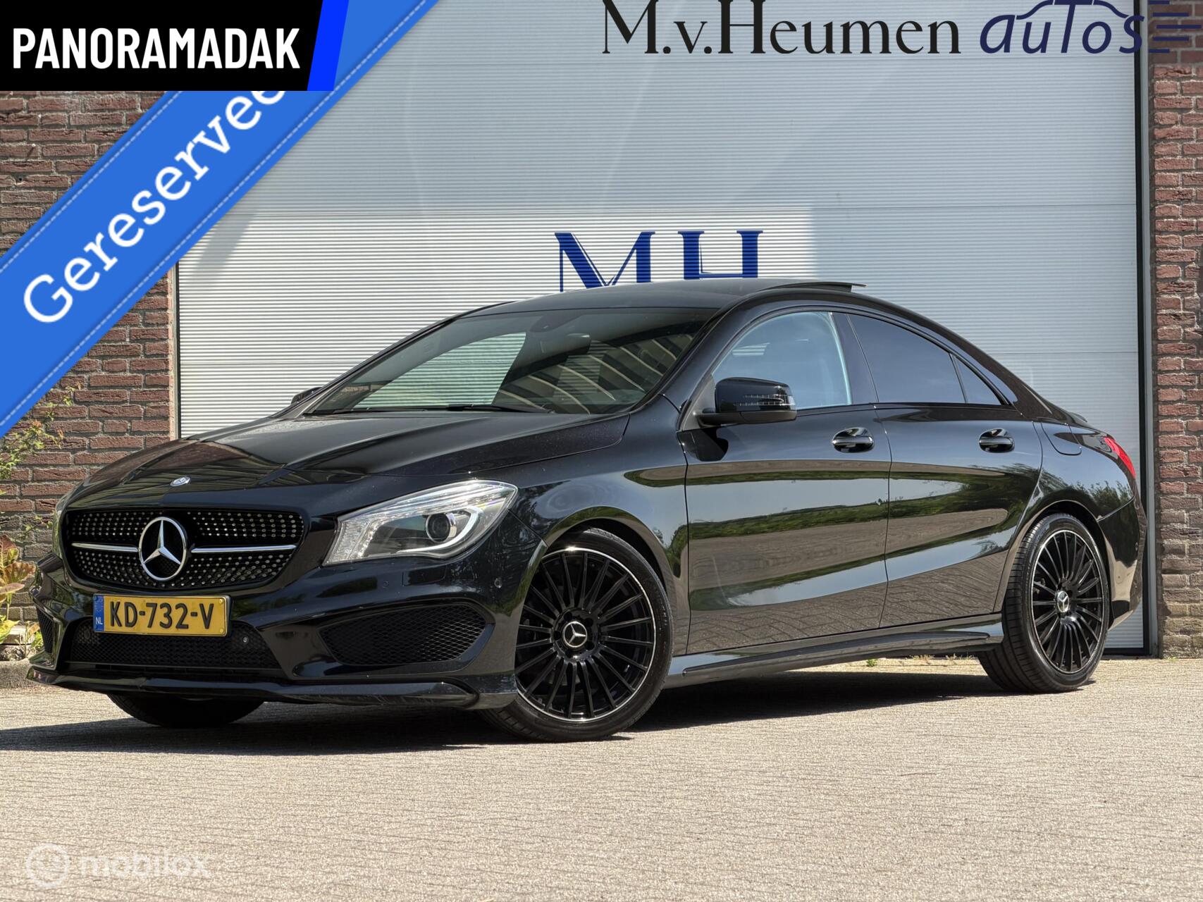 Mercedes-Benz Cla 180 180 AMG Pano Carplay Camera Stoelverwarming 2013 - voorkant