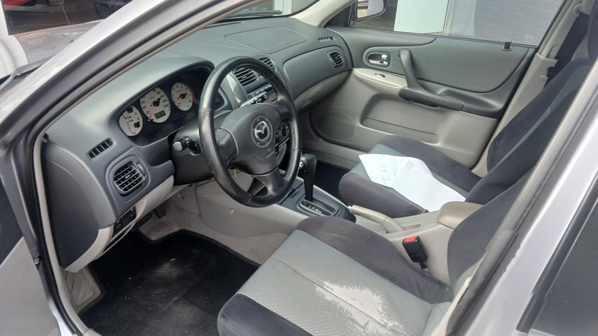Foto van Mazda Mazda 323f