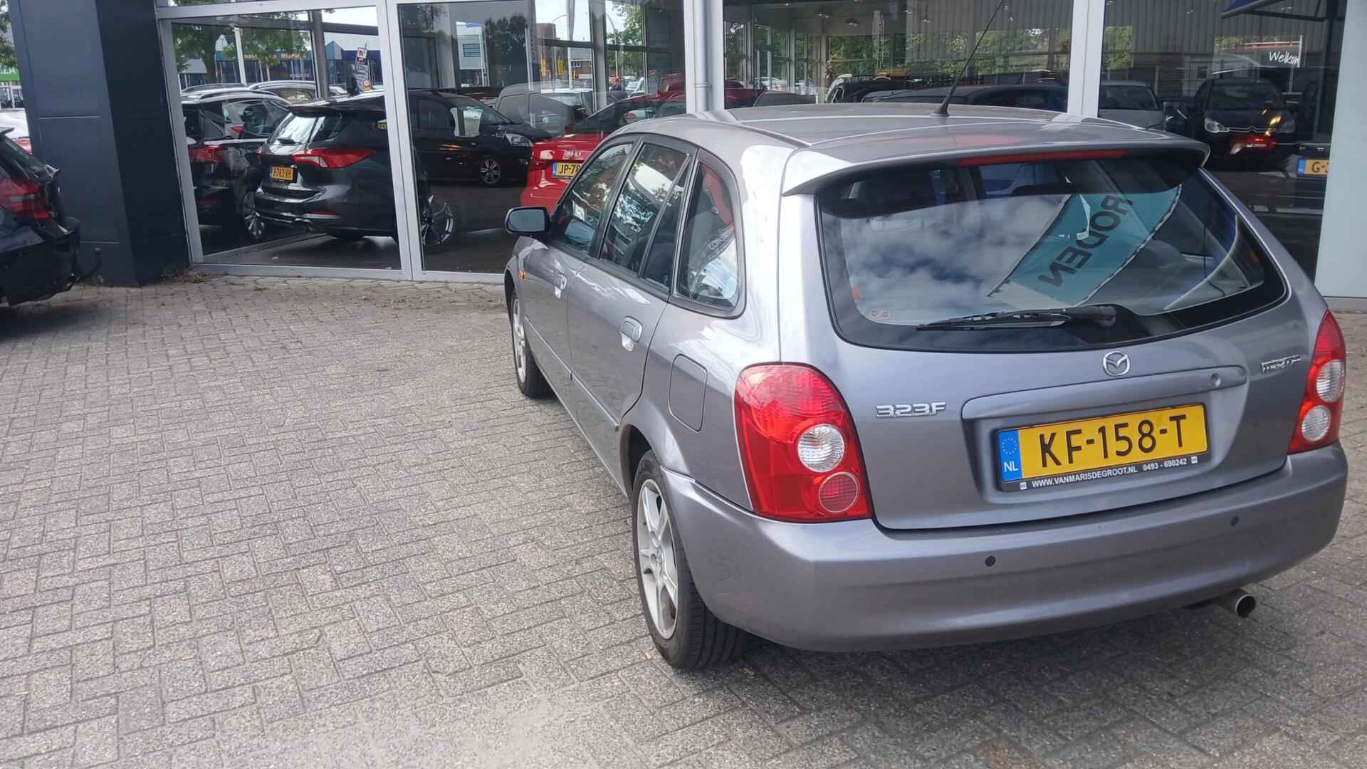 Foto van Mazda Mazda 323f
