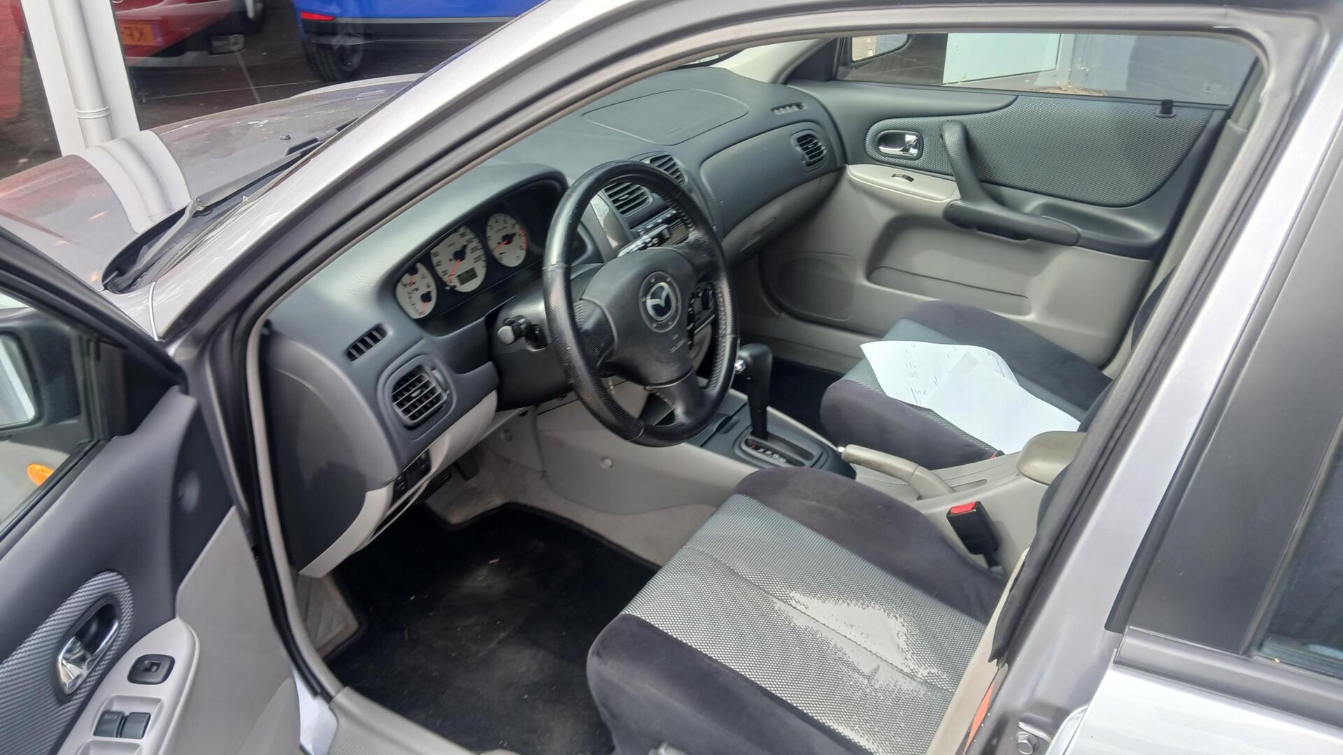 Foto van Mazda Mazda 323f