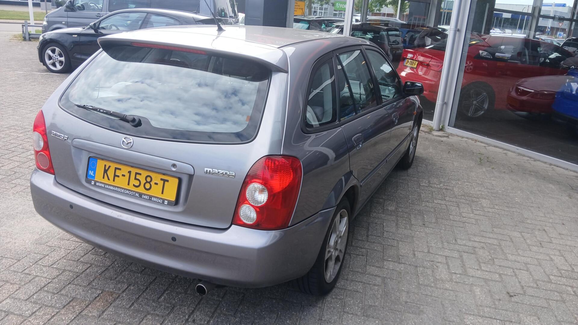 Foto van Mazda Mazda 323f