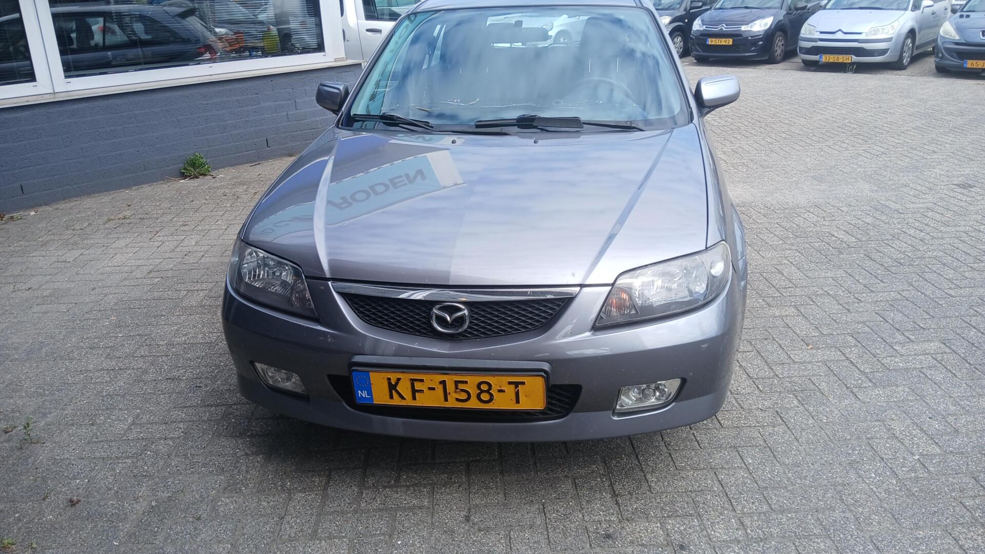 Foto van Mazda Mazda 323f