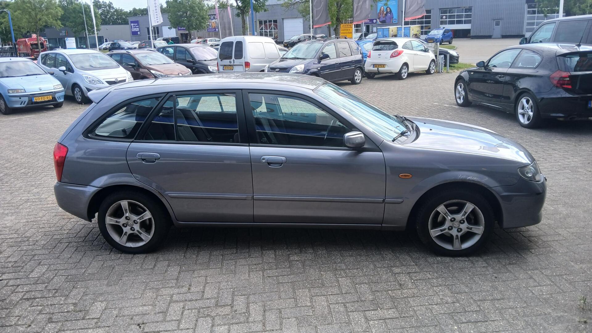 Foto van Mazda Mazda 323f