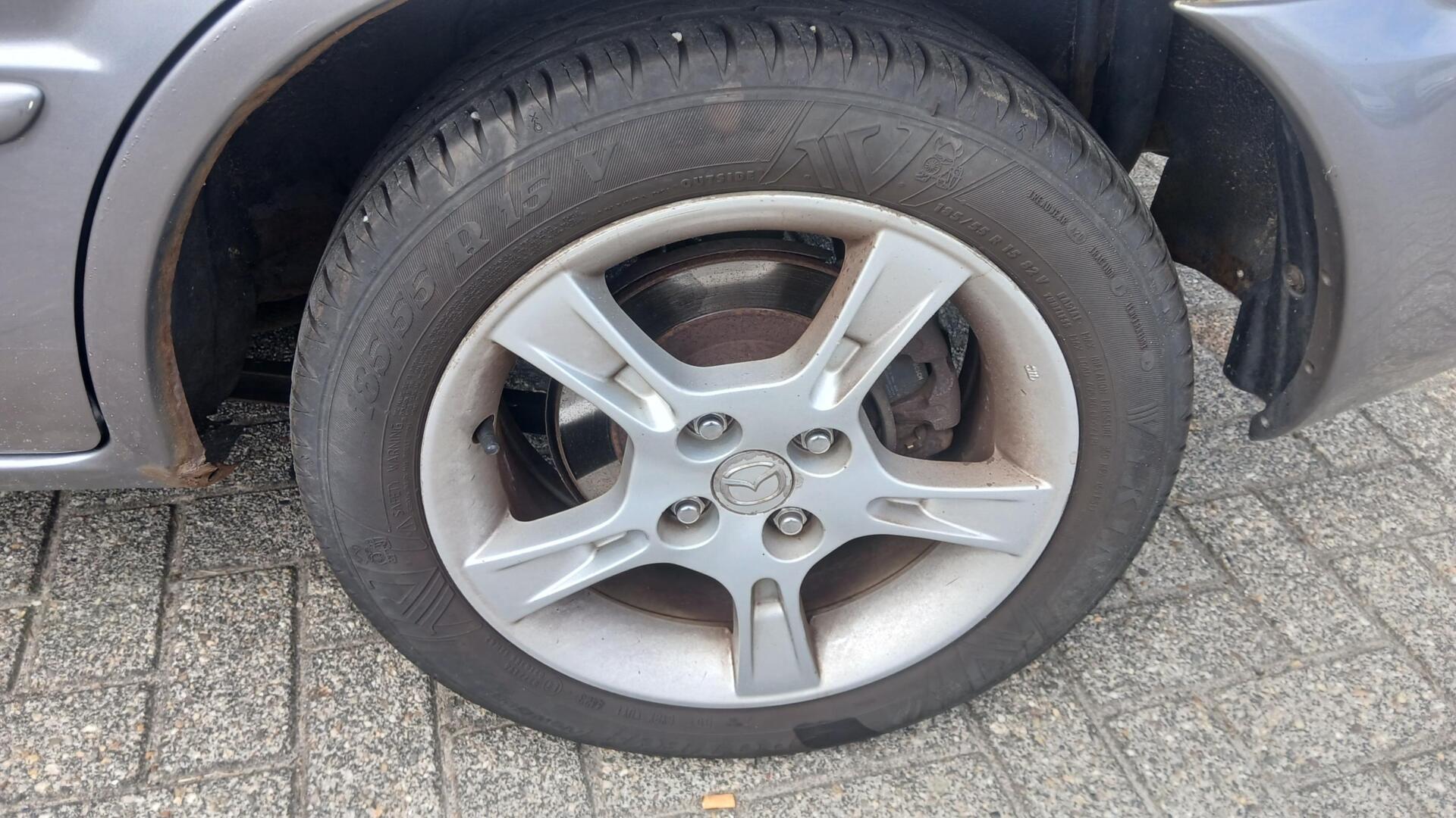 Foto van Mazda Mazda 323f