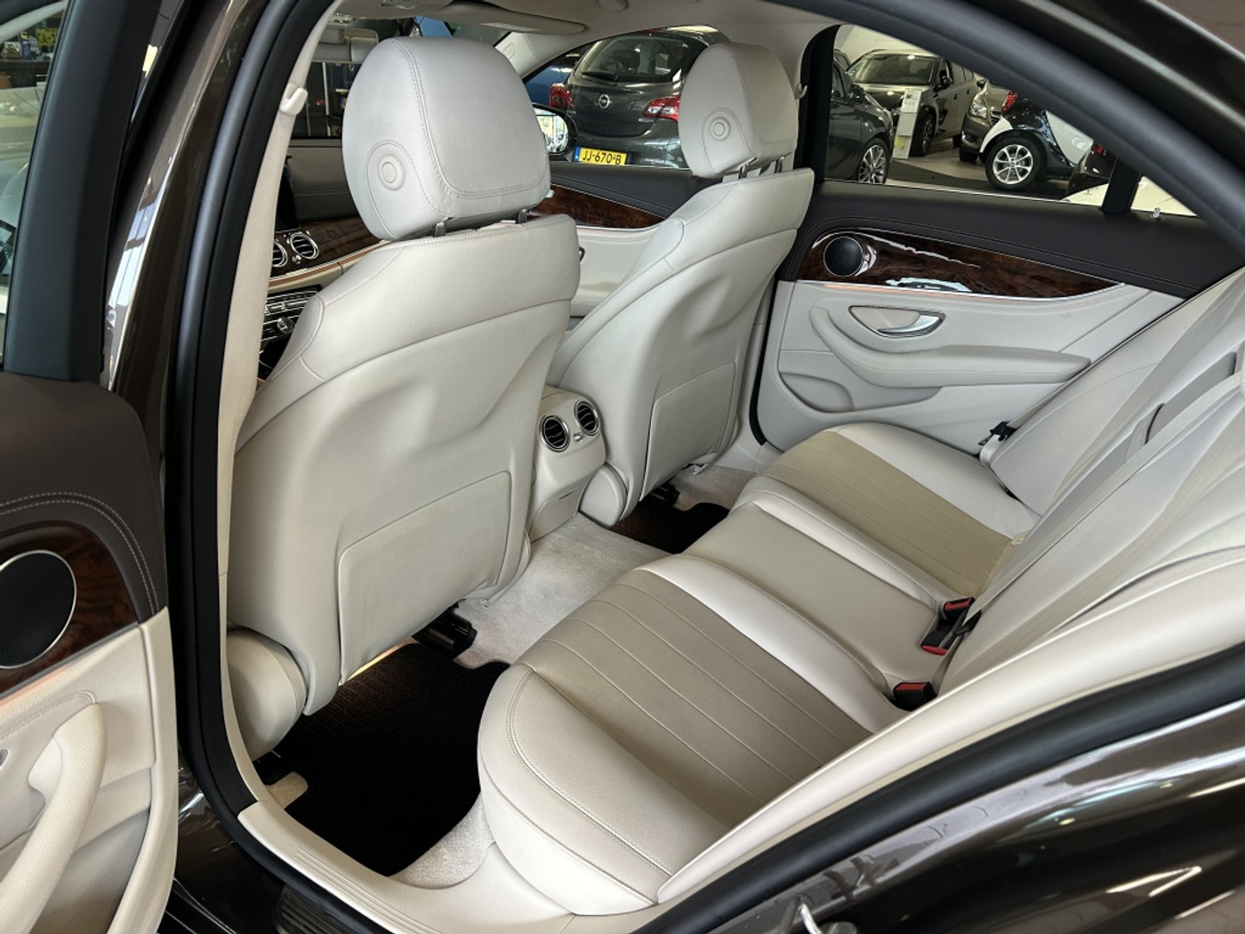Foto van Mercedes-Benz E 200