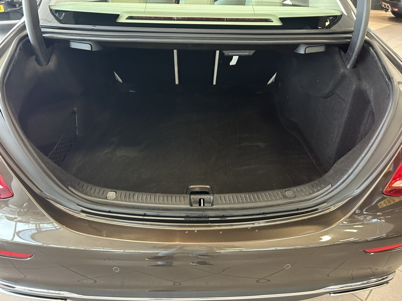 Foto van Mercedes-Benz E 200