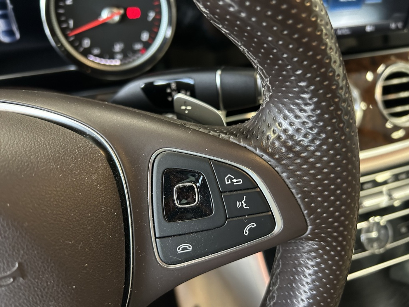 Foto van Mercedes-Benz E 200