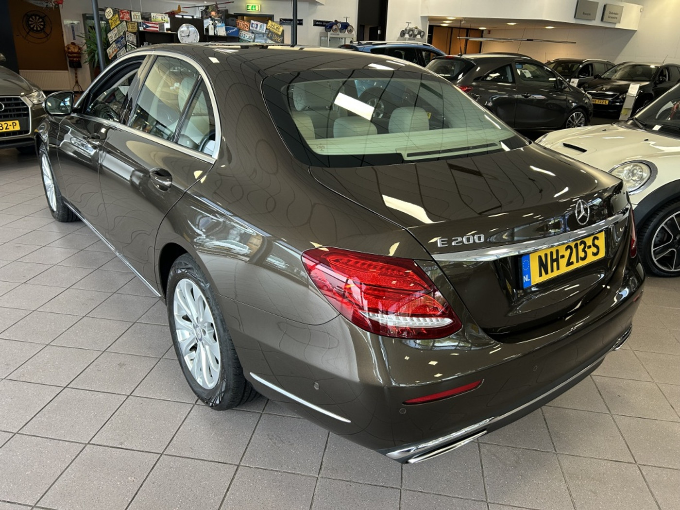 Foto van Mercedes-Benz E 200