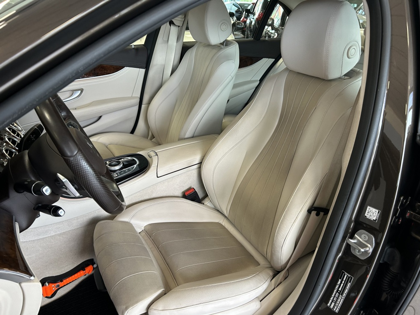 Foto van Mercedes-Benz E 200