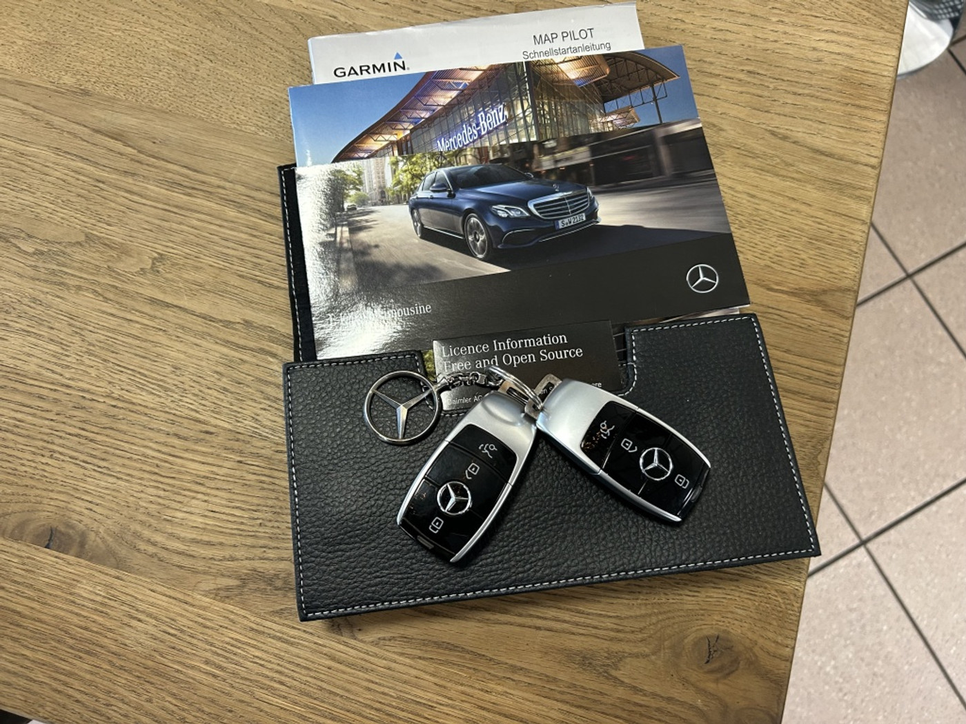 Foto van Mercedes-Benz E 200