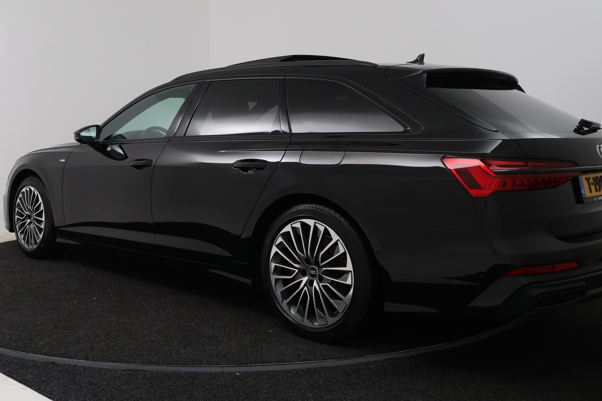 Foto van Audi A6 Avant 55 TFSI E