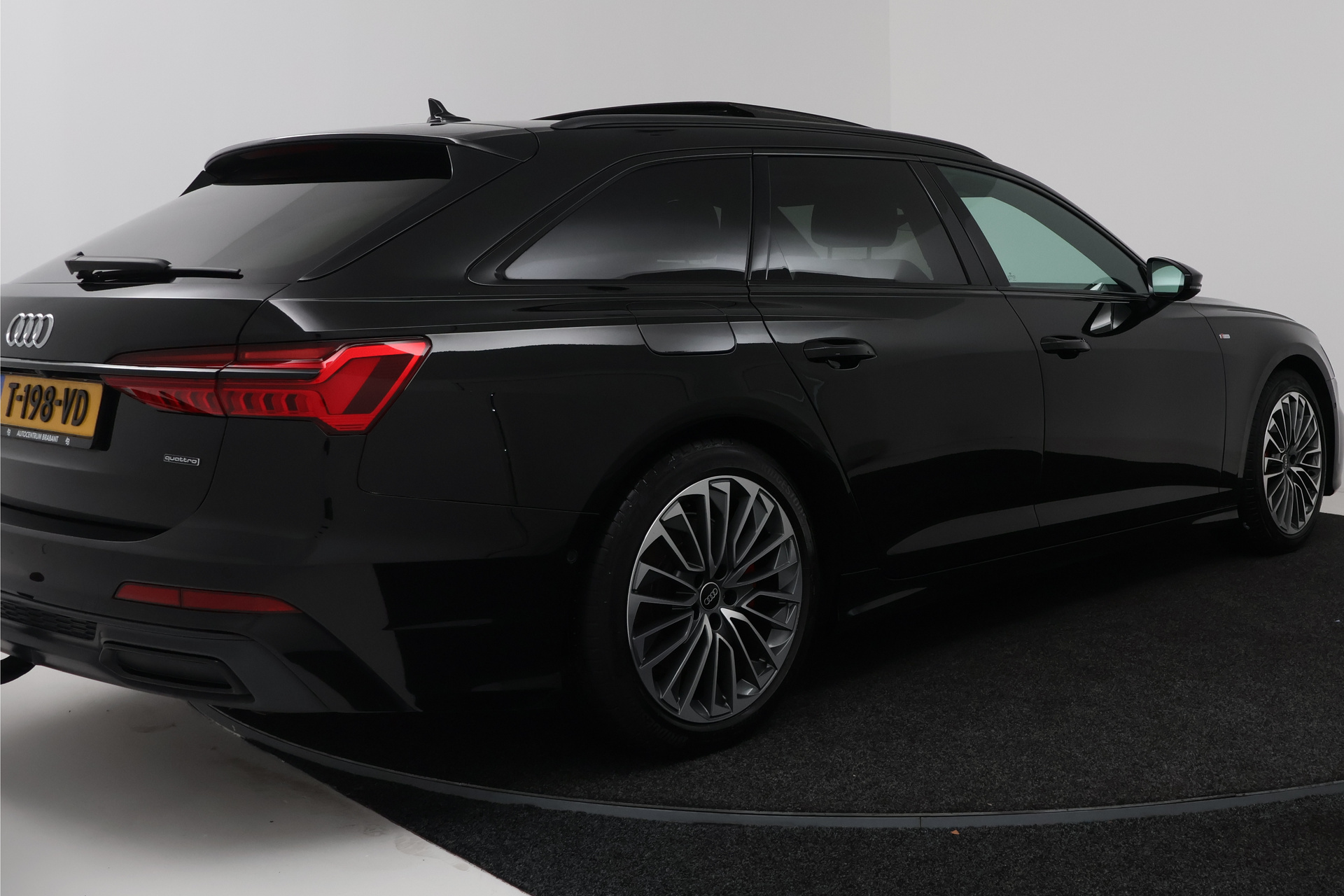Foto van Audi A6 Avant 55 TFSI E