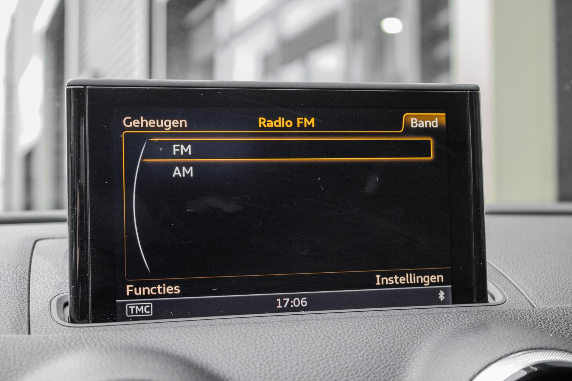 Foto van Audi S3 Limousine