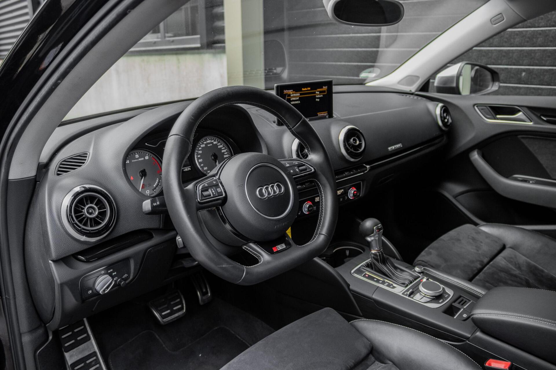 Foto van Audi S3 Limousine