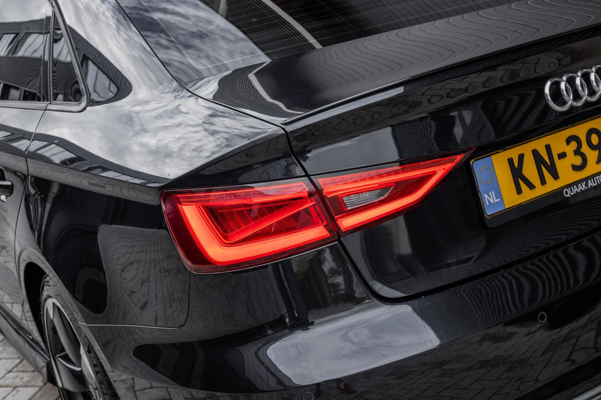Foto van Audi S3 Limousine