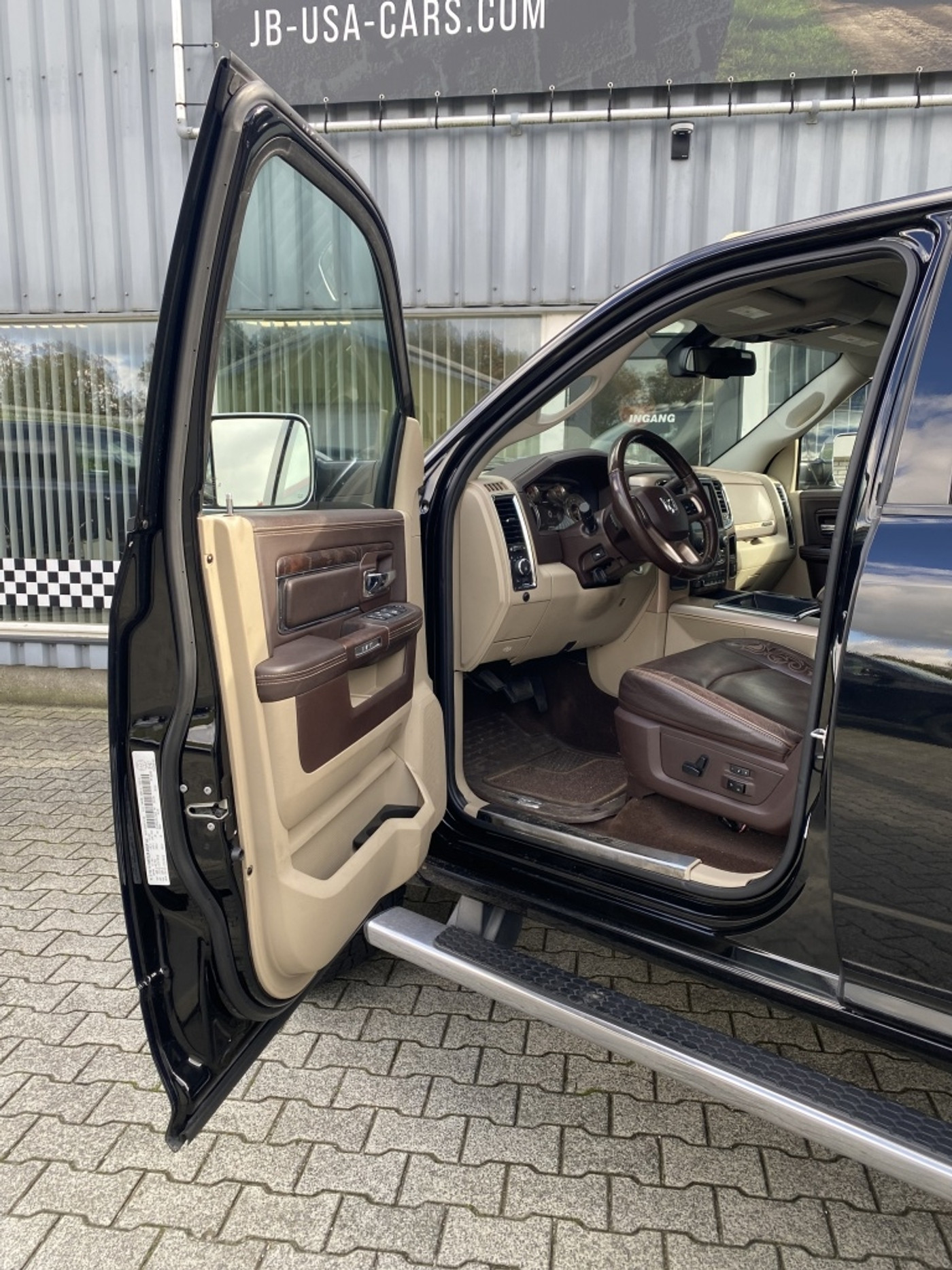 Foto van Ram Ram 2500 Long Horn