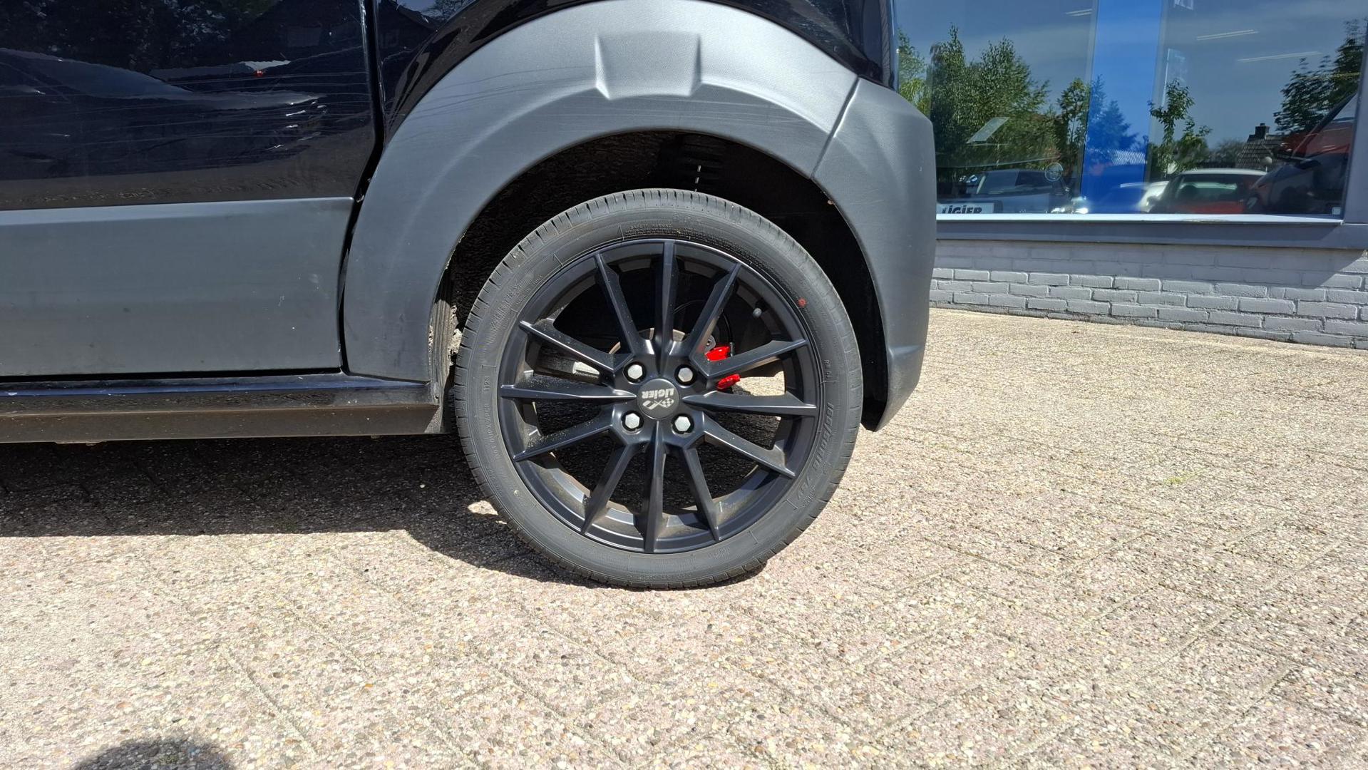 Foto van Ligier Myli