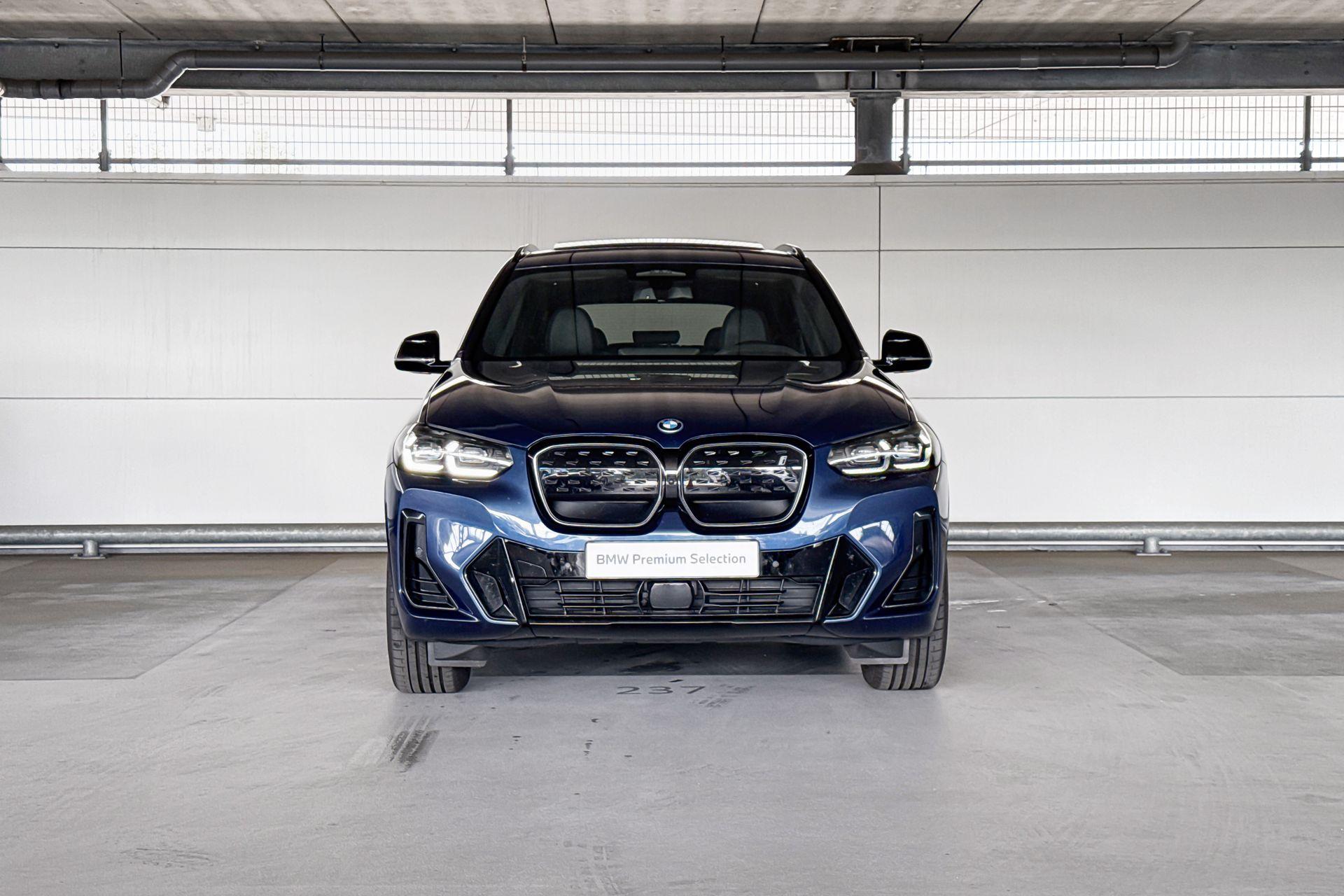 Foto van BMW Ix3