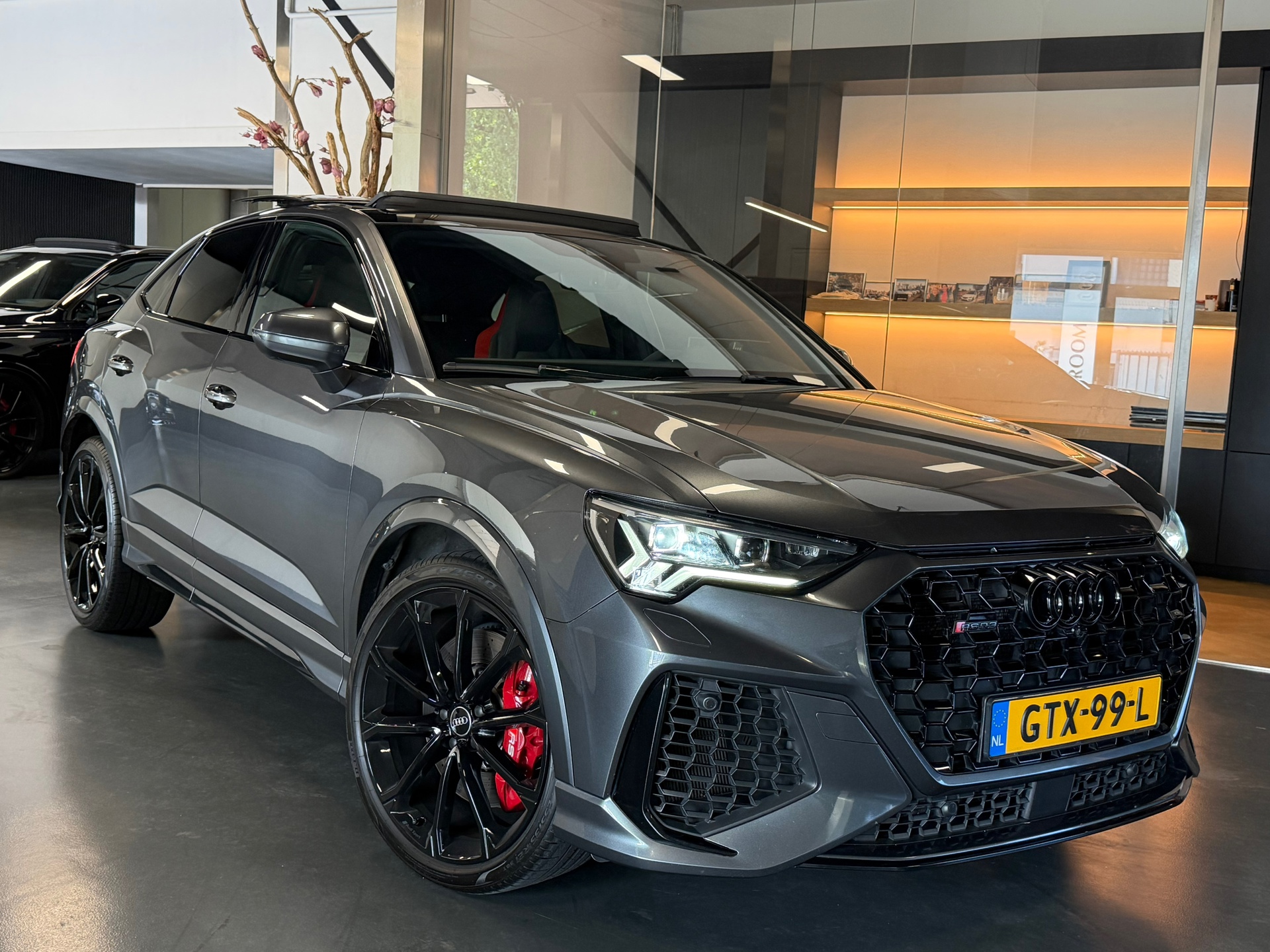 Foto van Audi RS Q3 Sportback