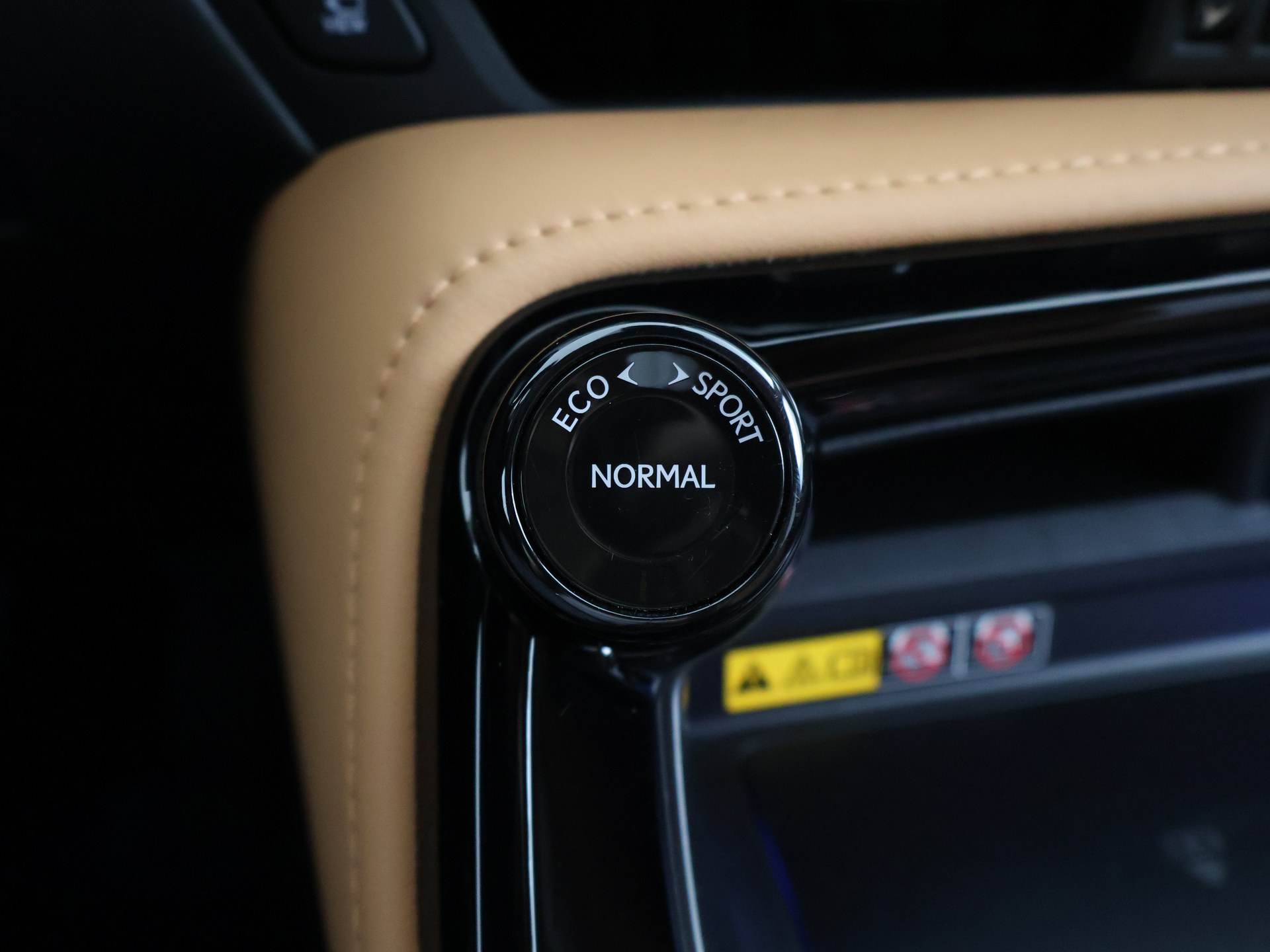 Foto van Lexus Lexus Nx450h+