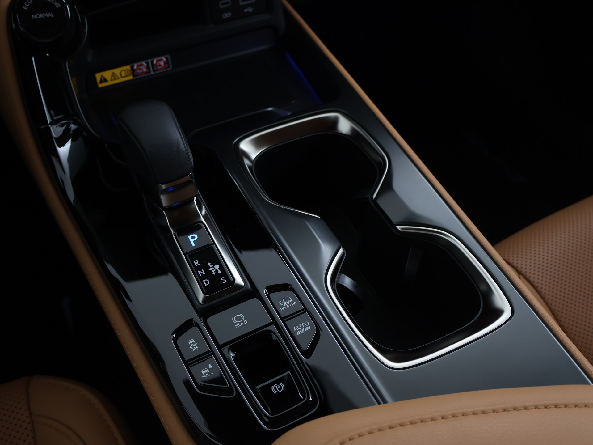 Foto van Lexus Lexus Nx450h+