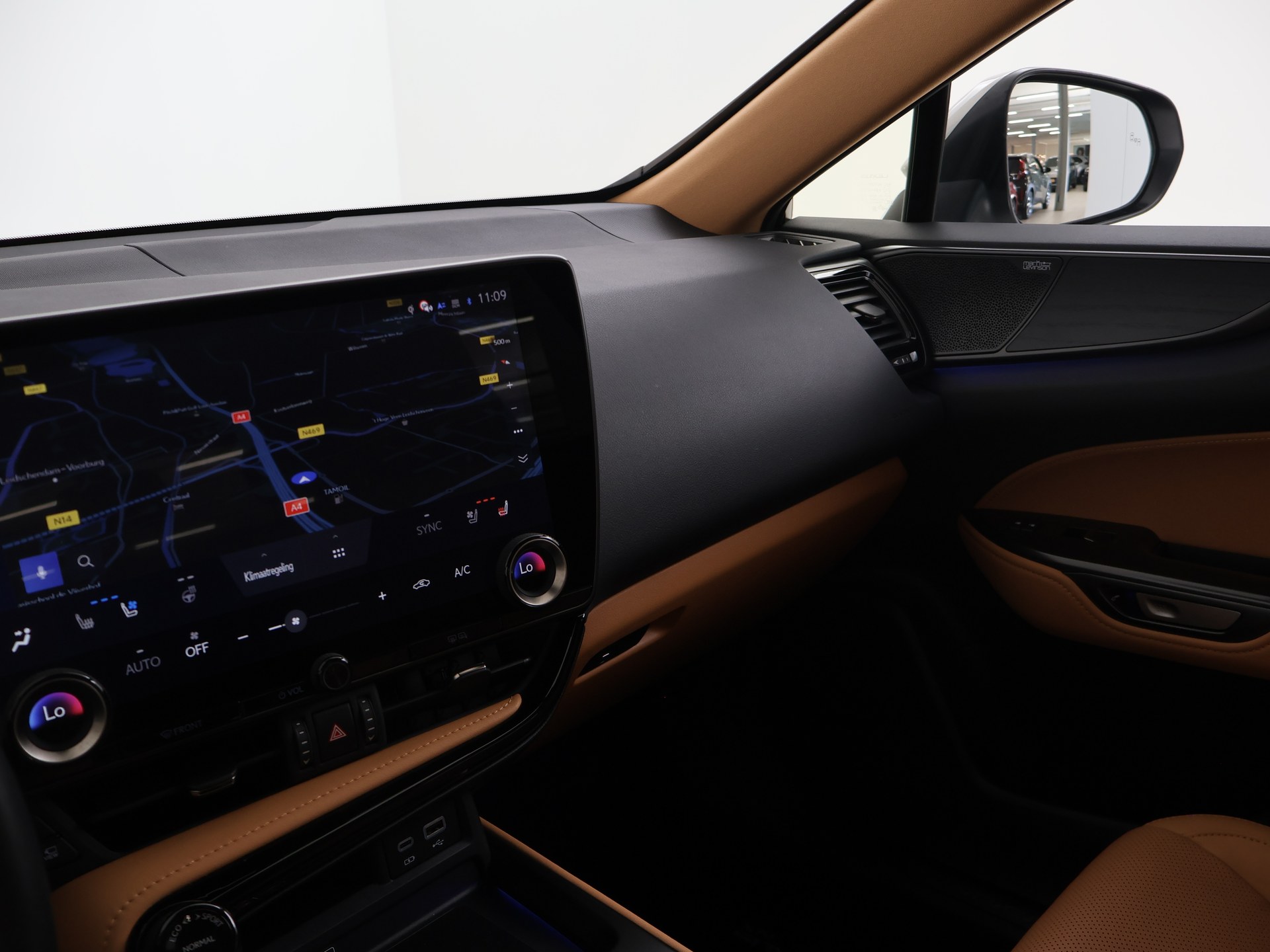 Foto van Lexus Lexus Nx450h+