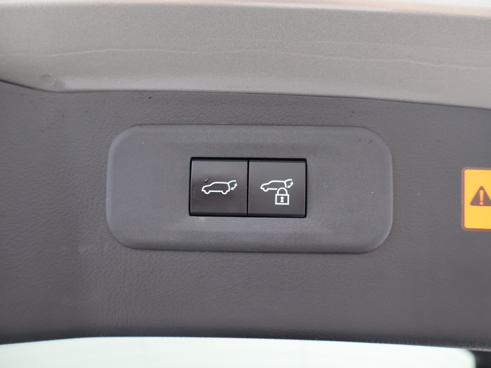 Foto van Lexus Lexus Nx450h+