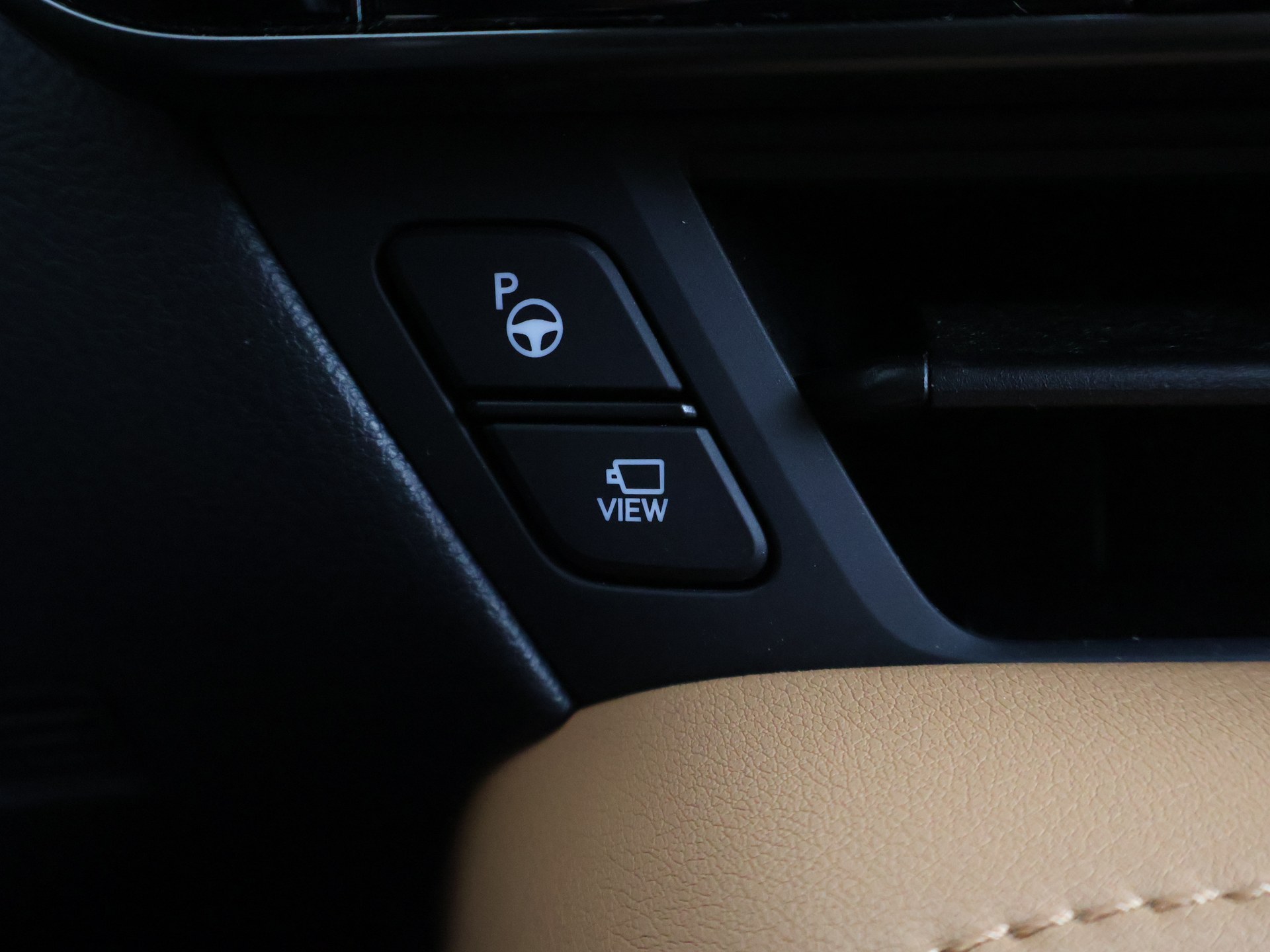 Foto van Lexus Lexus Nx450h+