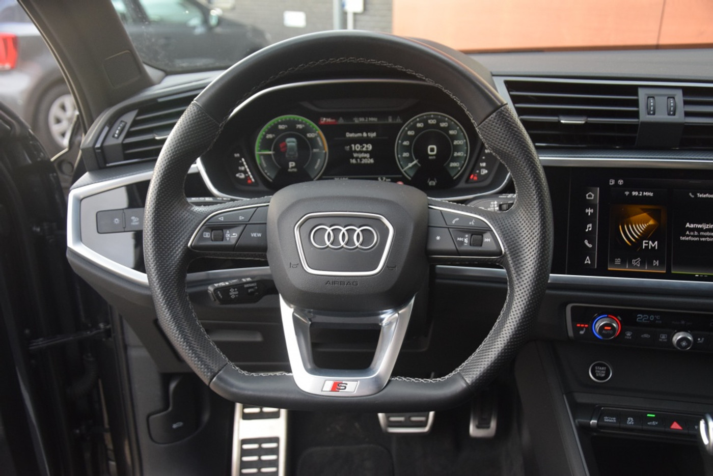 Foto van Audi Q3 E-tron