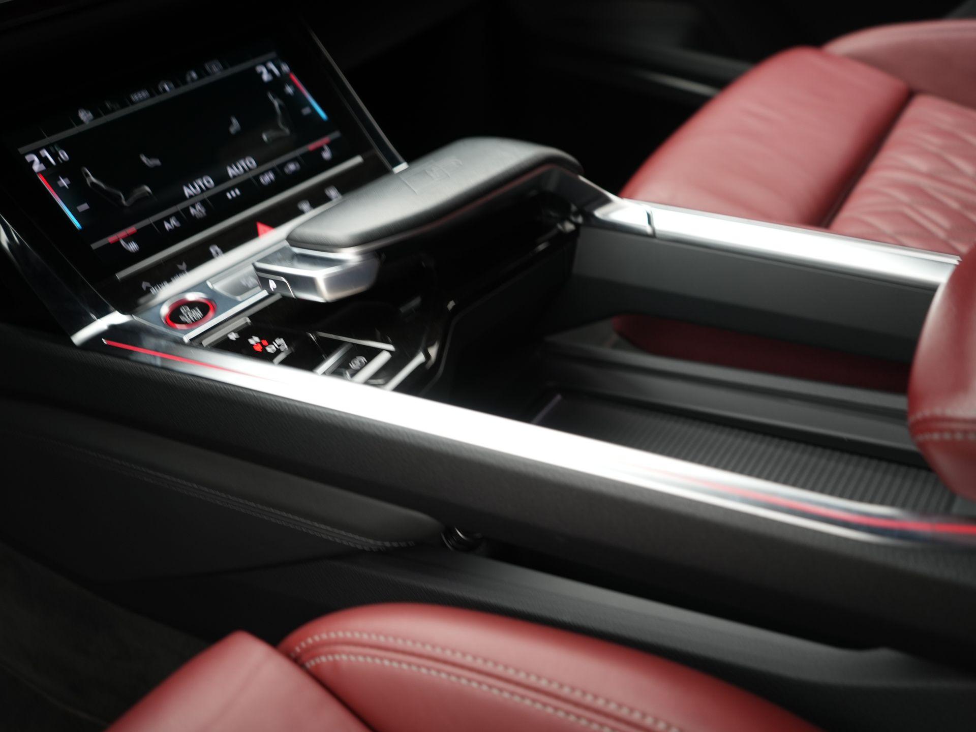 Foto van Audi E-tron S