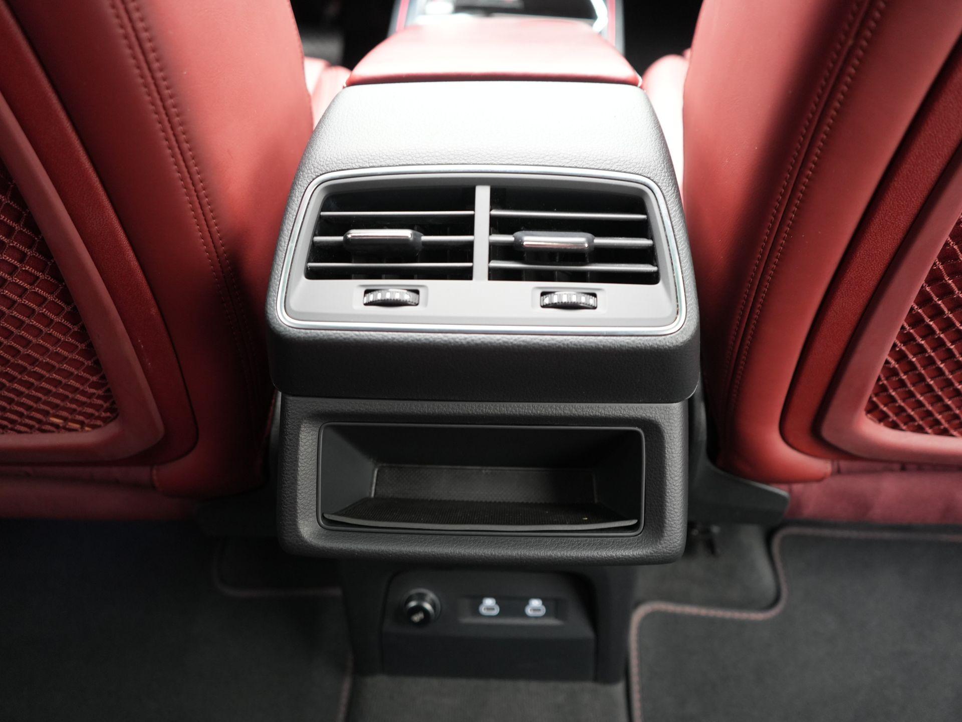 Foto van Audi E-tron S