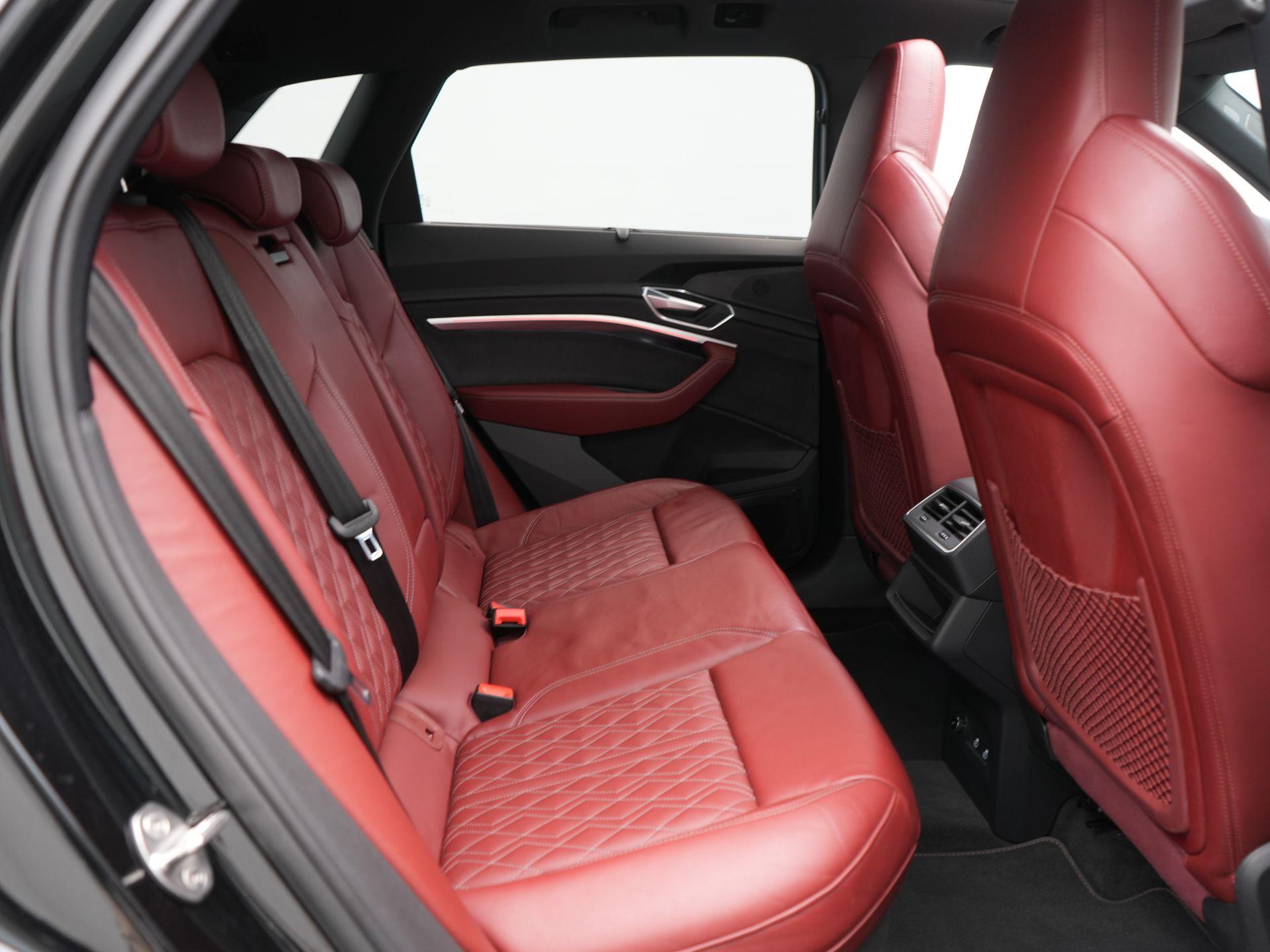 Foto van Audi E-tron S