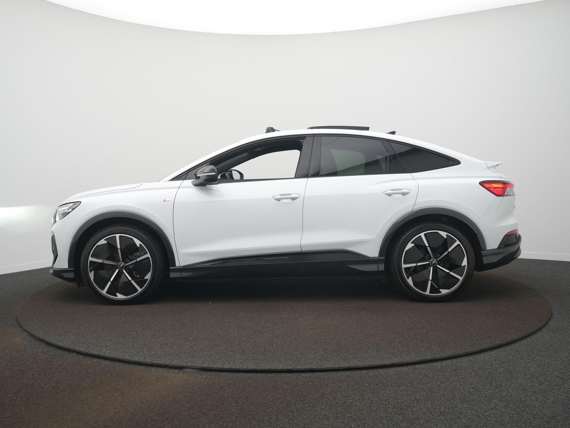 Foto van Audi Q4 Sportback 55 E-tron
