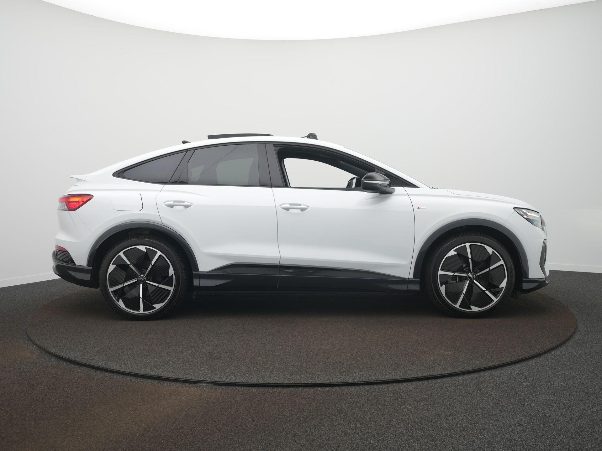 Foto van Audi Q4 Sportback 55 E-tron
