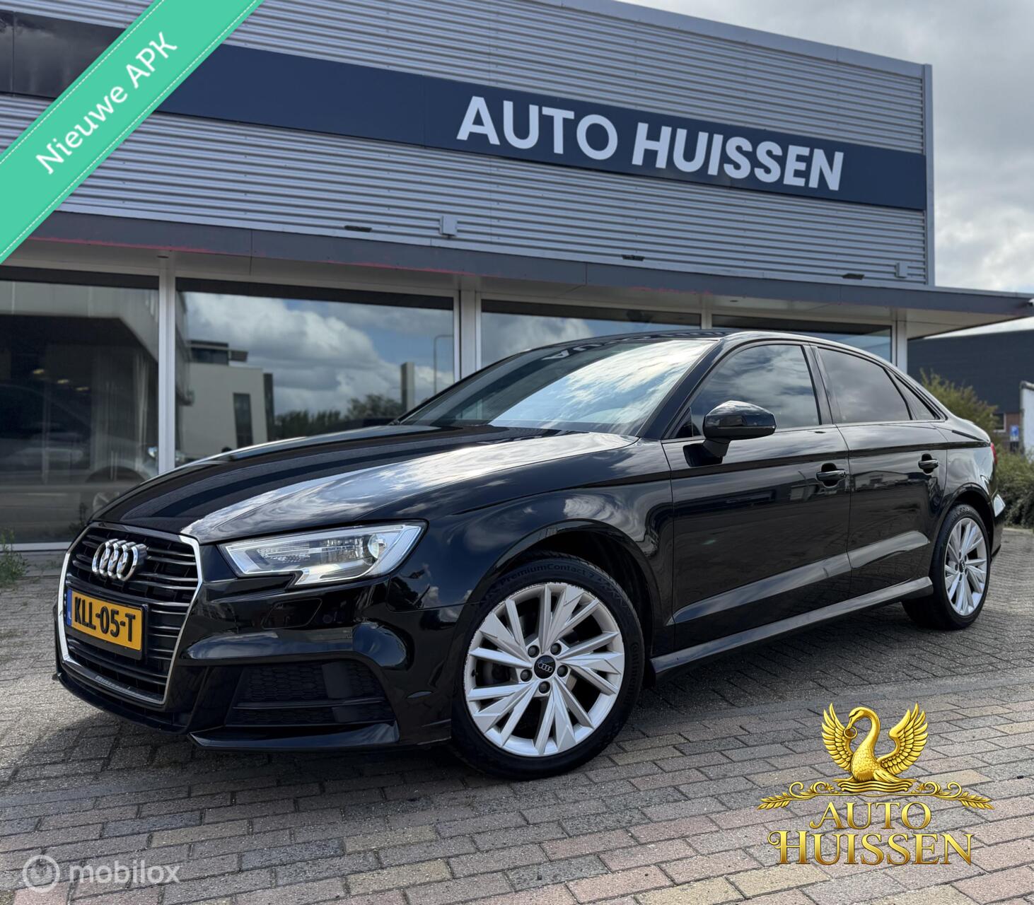 Audi A3 Limousine 30 TFSI Dealer Onderhouden Stoelverwarming 2020 - voorkant