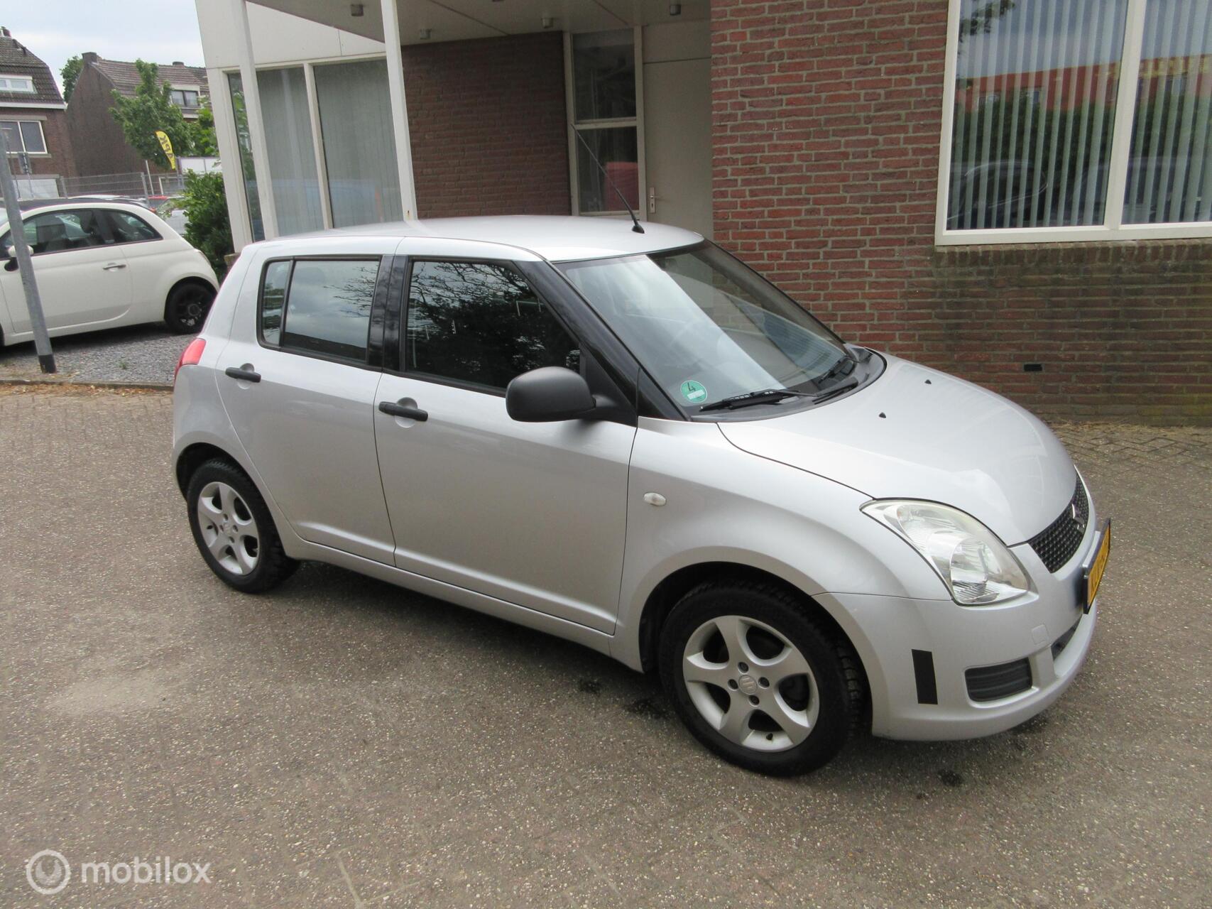 Suzuki Swift 1.3 Base / 2009 / 1.3 / 173509km / Airco / 5drs 2009 - voorkant