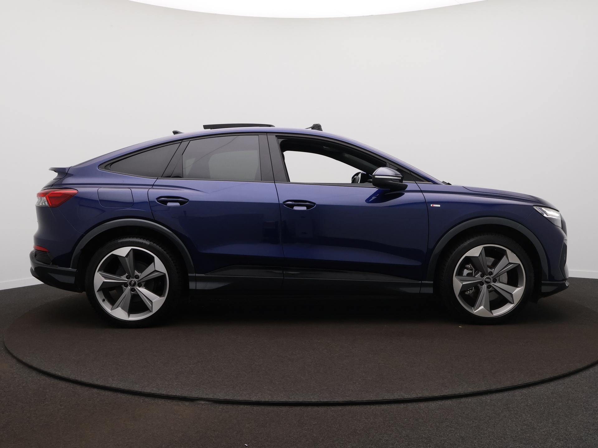 Foto van Audi Q4 Sportback 55 E-tron