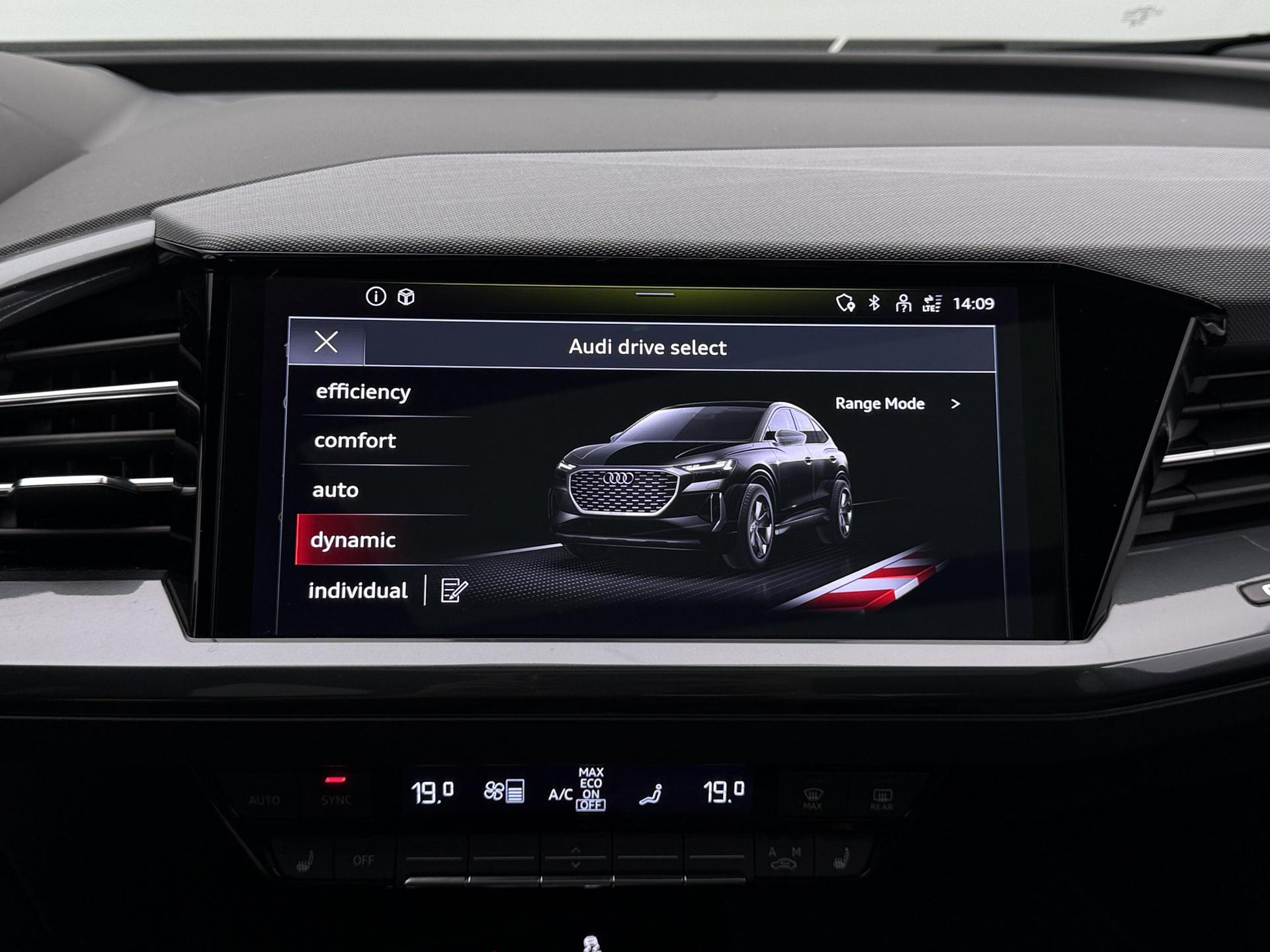 Foto van Audi Q4 Sportback 55 E-tron