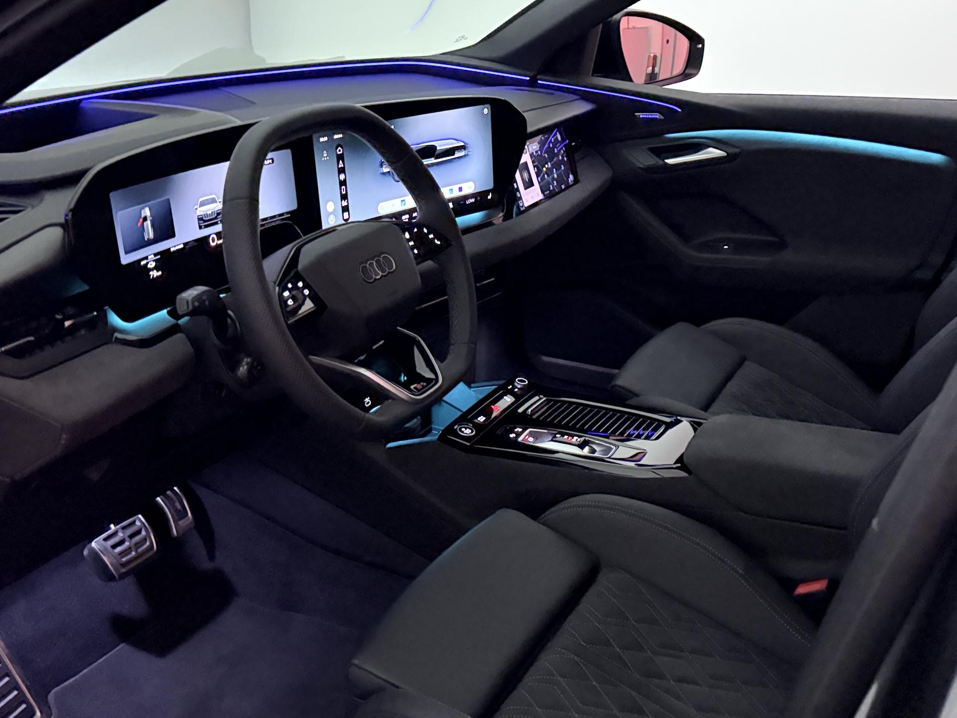 Foto van Audi Q6 Suv E-tron Quattro