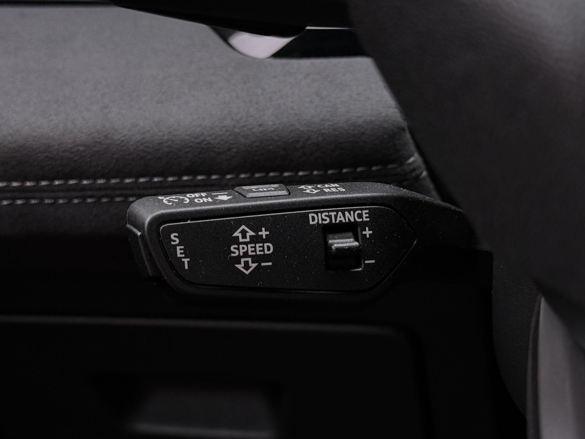 Foto van Audi Q6 Suv E-tron Quattro