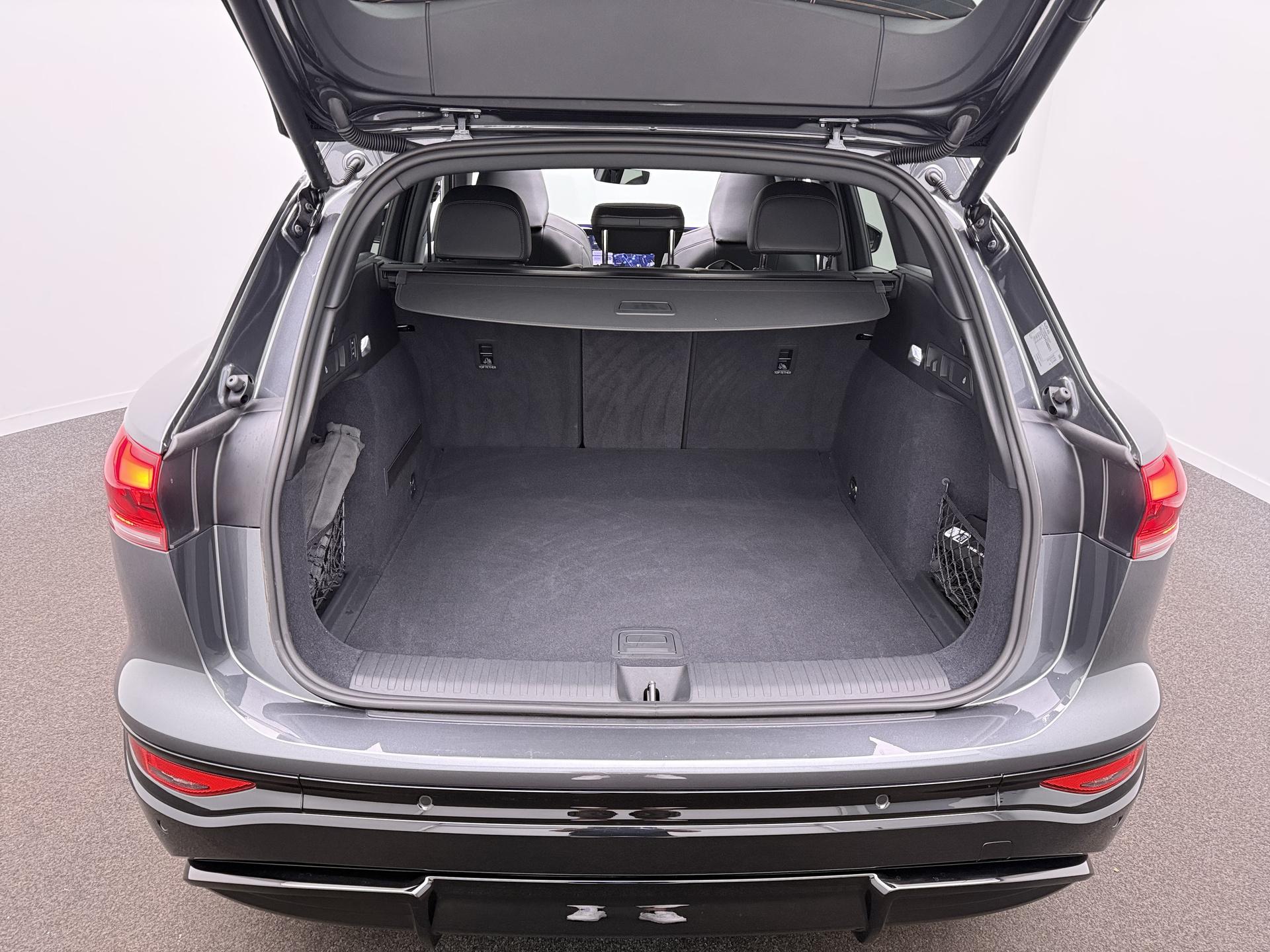 Foto van Audi Q6 Suv E-tron Quattro