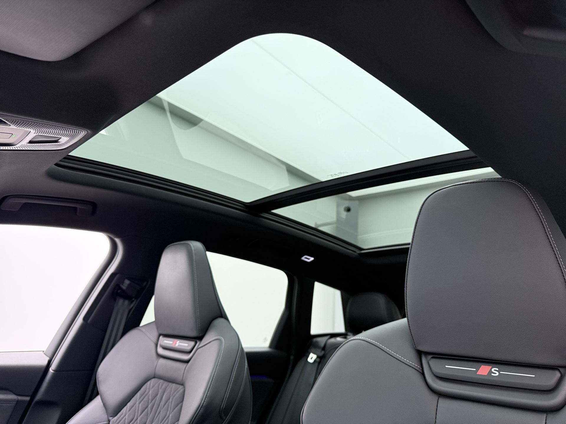 Foto van Audi Q6 Suv E-tron Quattro