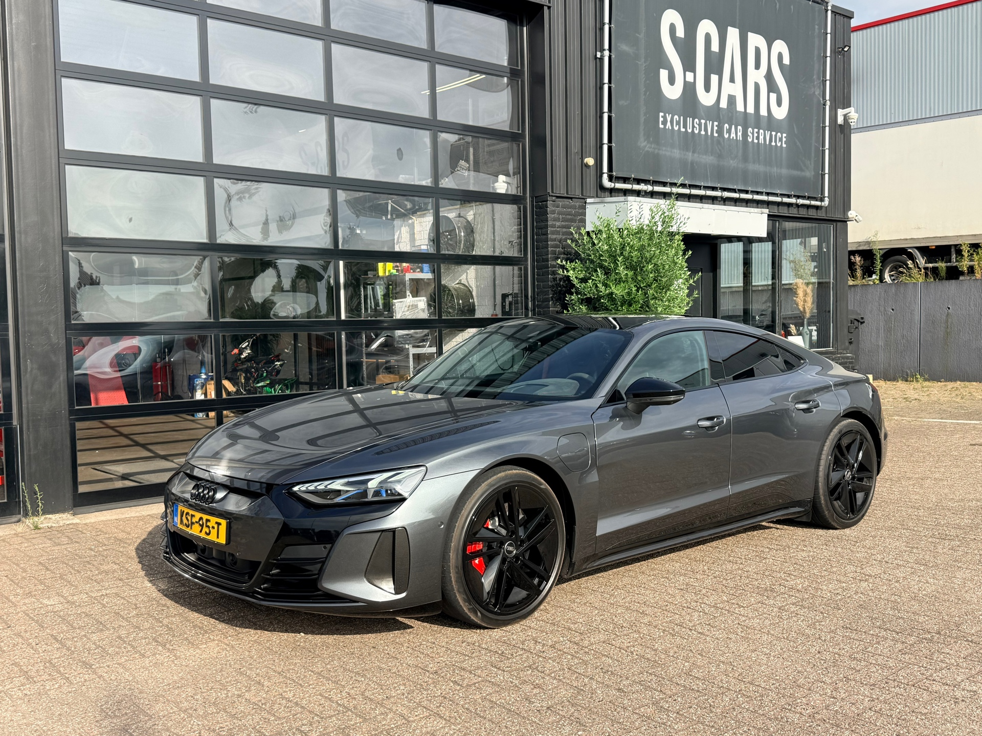 Foto van Audi RS E-tron GT