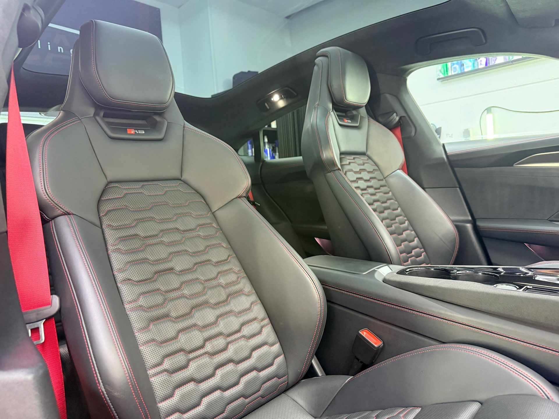 Foto van Audi RS E-tron GT