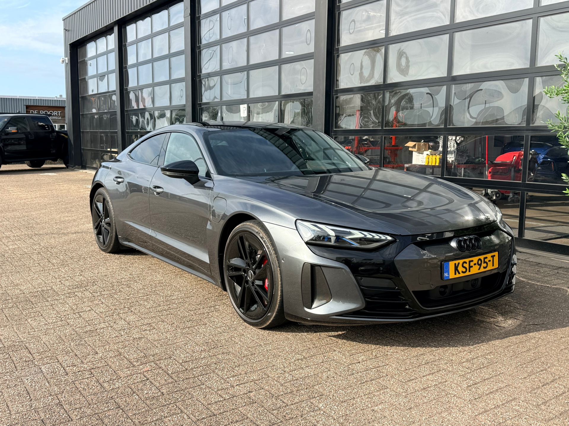 Foto van Audi RS E-tron GT