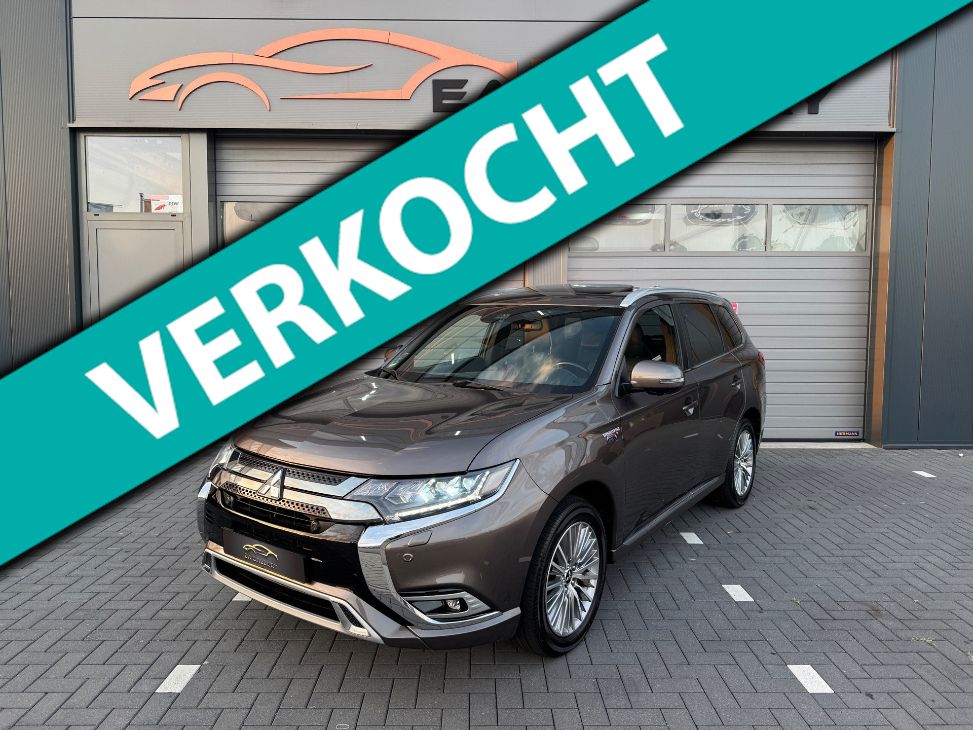 Mitsubishi Outlander 2.4 PHEV S-Edition Bomvol 2019 - voorkant