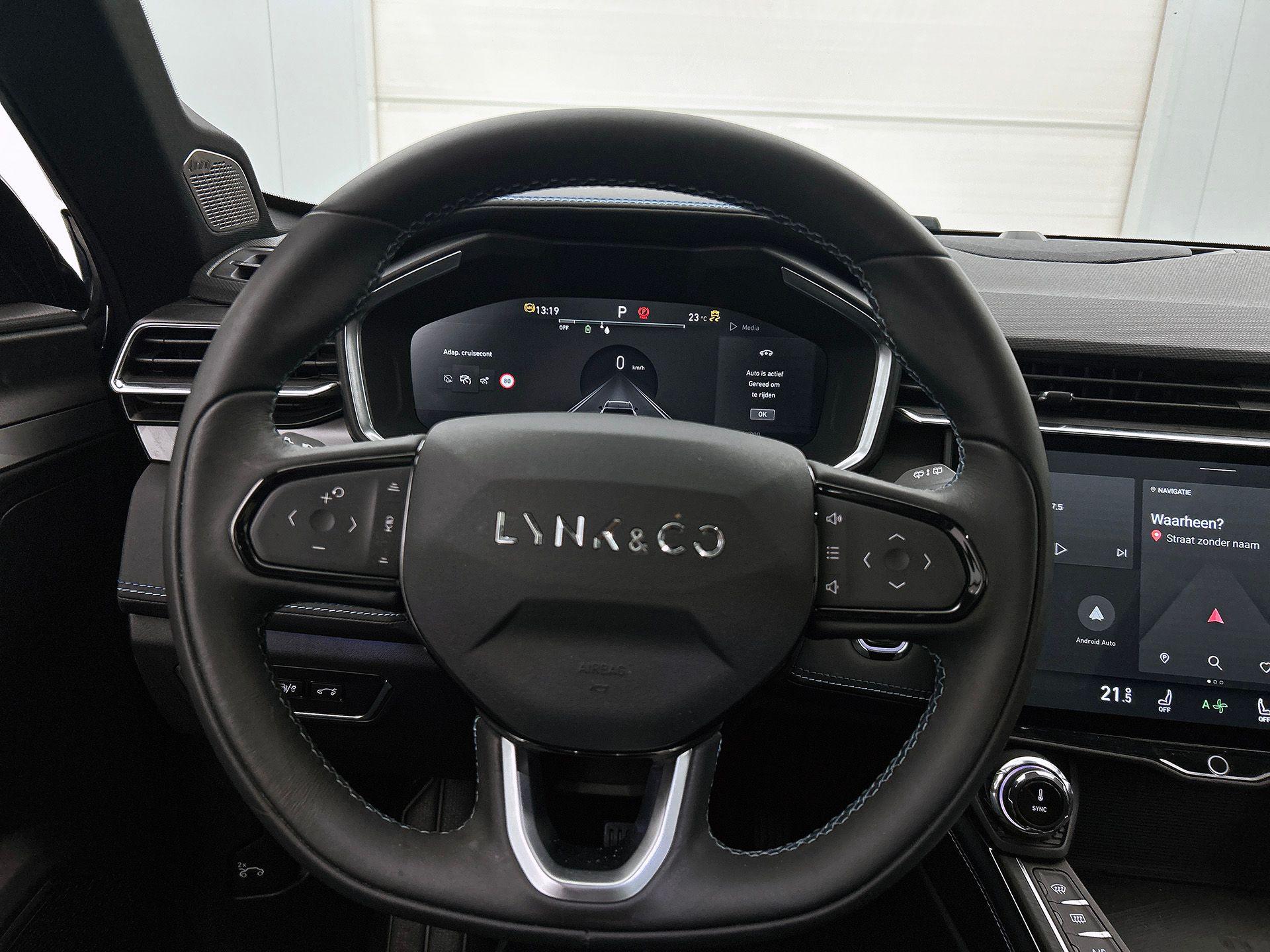 Foto van LYNK & Co 01