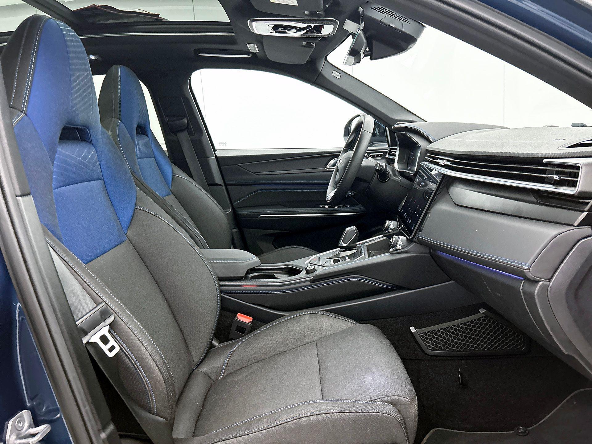 Foto van LYNK & Co 01