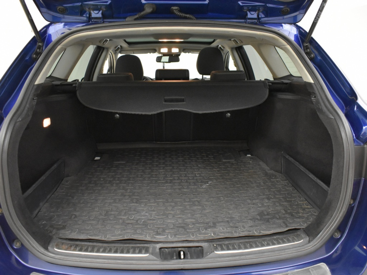 Foto van Toyota Avensis Touring Sports