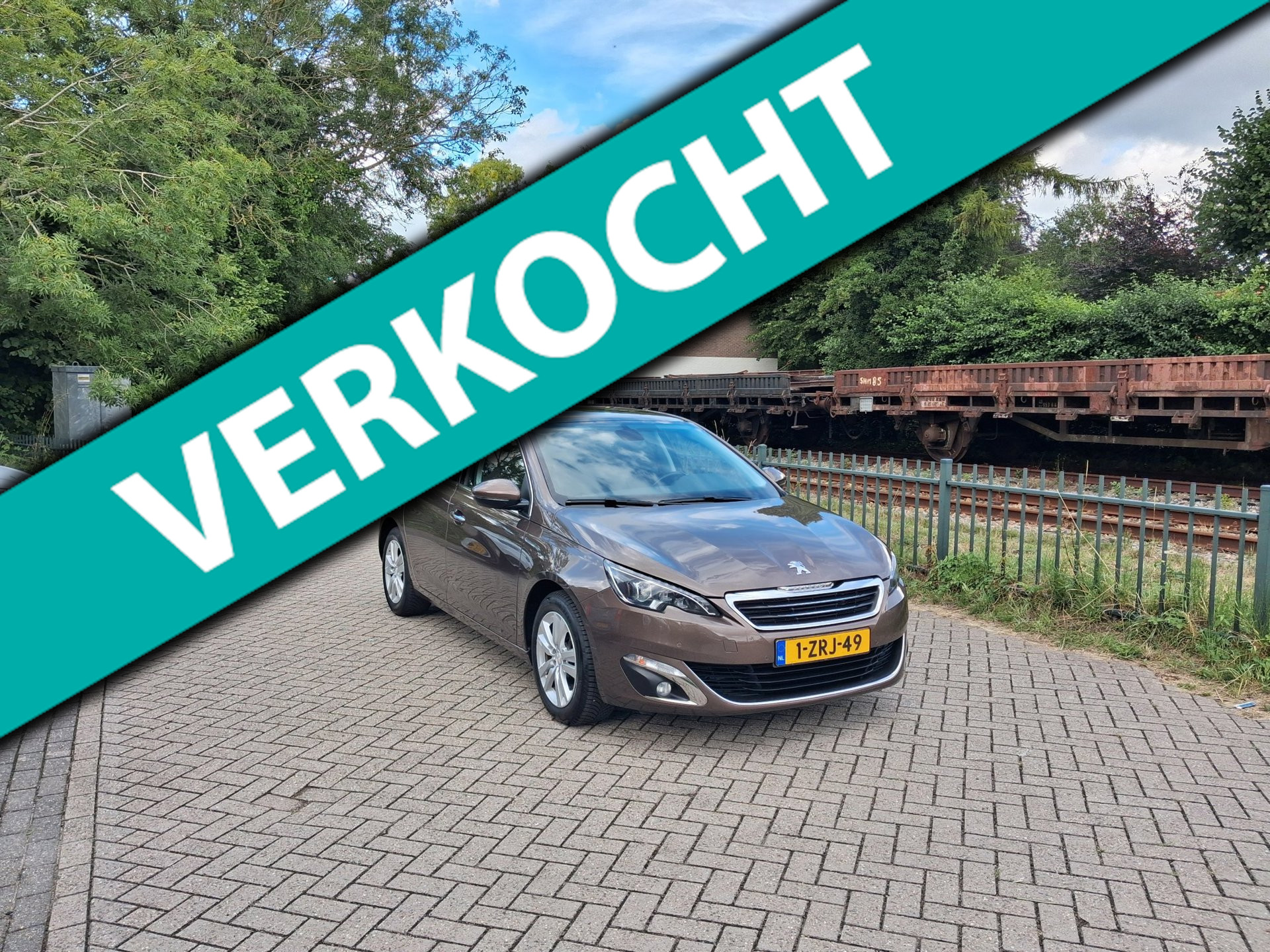 Peugeot 308 1.2 PureTech Allure AUTOMAAT panorama dak airco ALLINPRIJS 2015 - voorkant